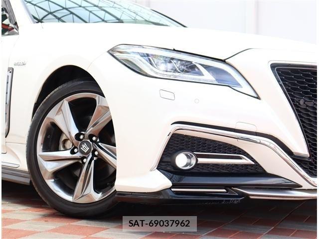Toyota CROWN 2018-06 8034998-18