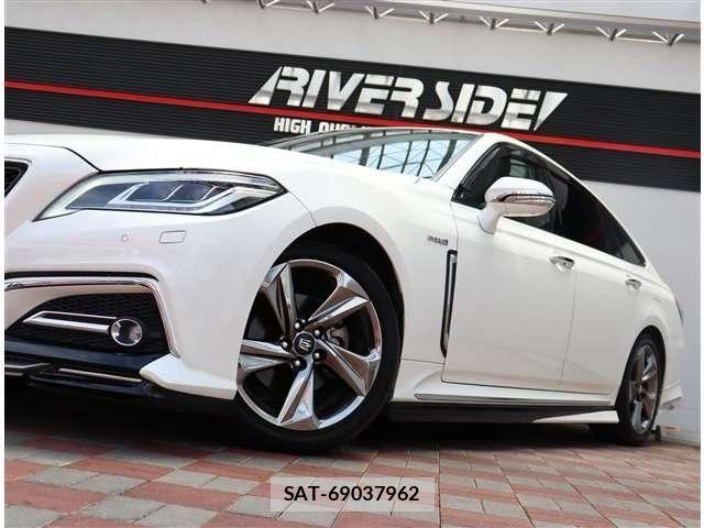 Toyota CROWN 2018-06 8034998-21