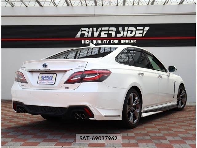 Toyota CROWN 2018-06 8034998-2