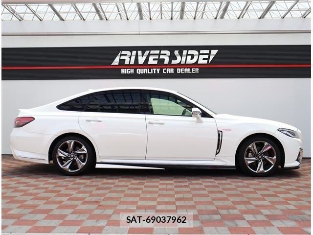 Toyota CROWN 2018-06 8034998-3