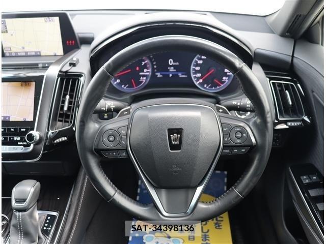 Toyota CROWN 2018-11 8098636-12