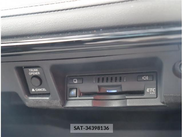 Toyota CROWN 2018-11 8098636-19