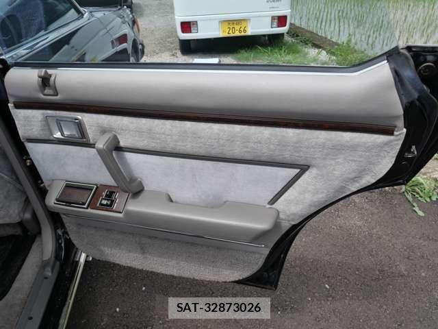 Toyota CROWN 1983-01 8207001-12