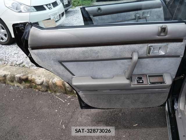 Toyota CROWN 1983-01 8207001-14