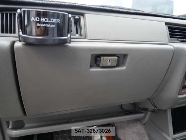 Toyota CROWN 1983-01 8207001-19