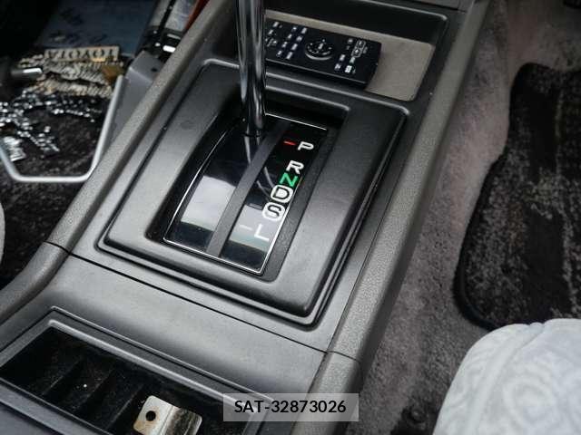 Toyota CROWN 1983-01 8207001-29