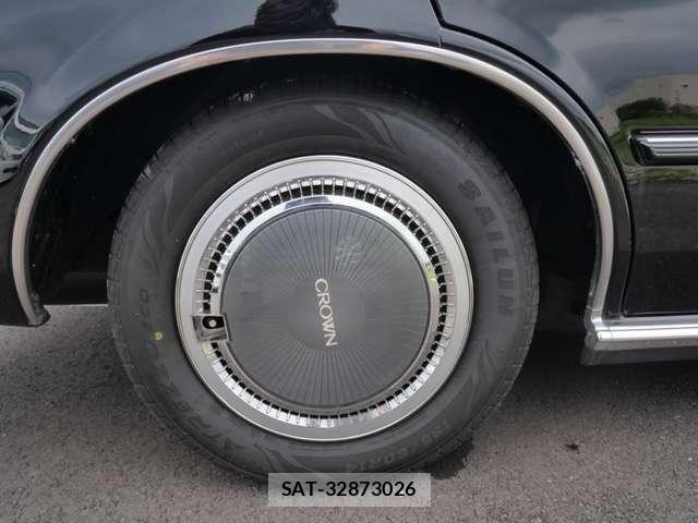 Toyota CROWN 1983-01 8207001-8