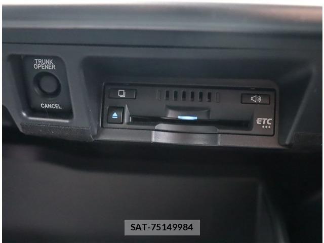 Toyota CROWN 2022-02 8313857-18