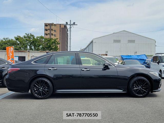Toyota CROWN 2022-05 8335327-2