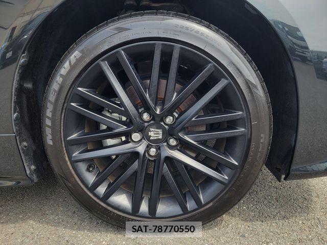 Toyota CROWN 2022-05 8335327-3