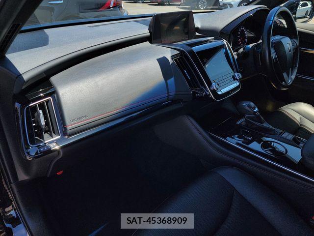 Toyota CROWN 2020-02 8365260-21