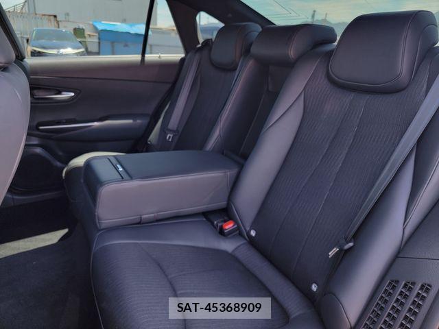 Toyota CROWN 2020-02 8365260-22