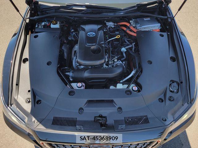 Toyota CROWN 2020-02 8365260-28