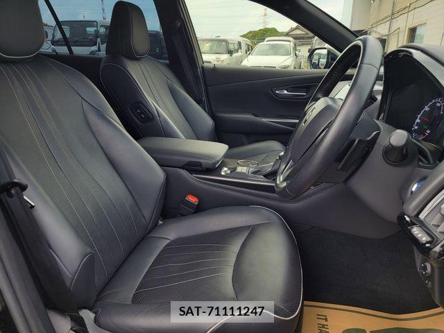 Toyota CROWN 2018-08 8658536-13