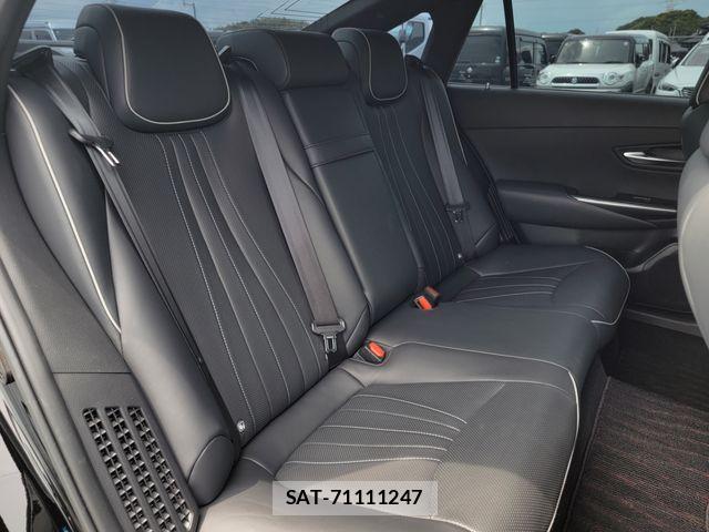 Toyota CROWN 2018-08 8658536-23