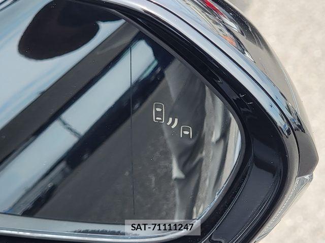 Toyota CROWN 2018-08 8658536-27