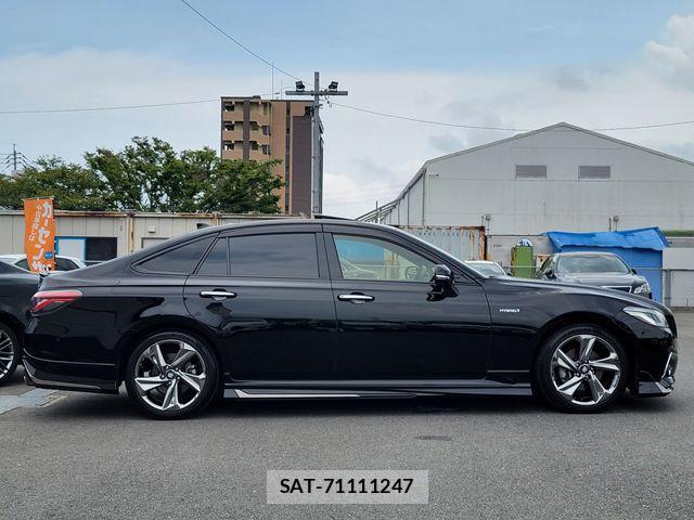 Toyota CROWN 2018-08 8658536-5