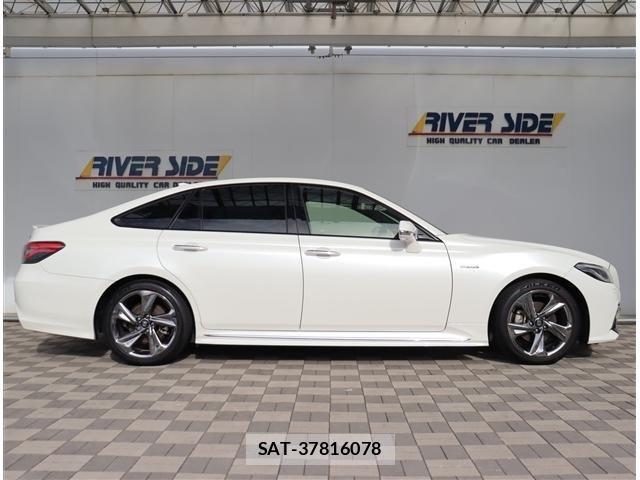 Toyota CROWN 2019-09 8879216-3