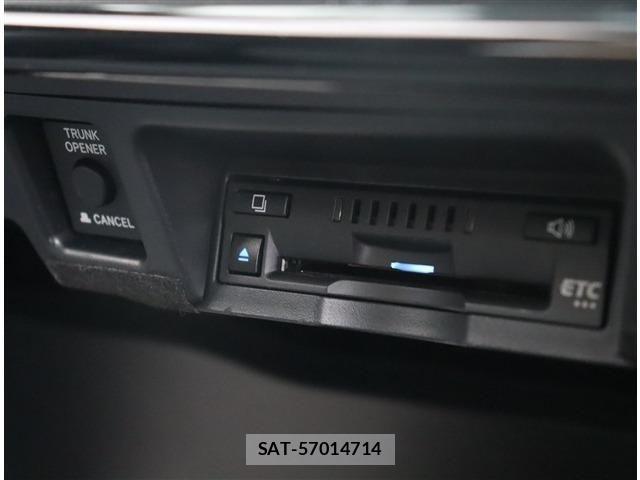 Toyota CROWN 2019-11 8879217-17