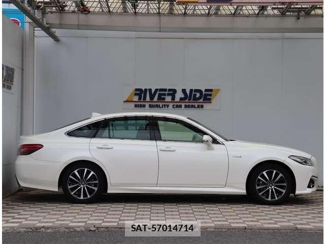 Toyota CROWN 2019-11 8879217-3