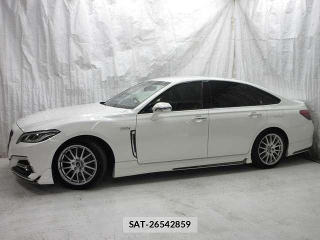 Toyota CROWN 2018-11 8883455-3
