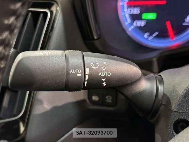 Toyota CROWN 2019-05 8795587-12