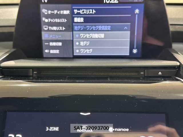 Toyota CROWN 2019-05 8795587-24