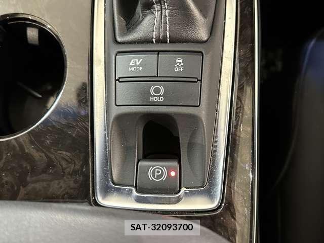 Toyota CROWN 2019-05 8795587-27