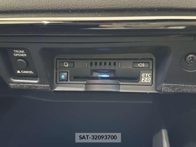 Toyota CROWN 2019-05 8795587-29