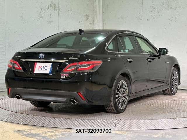 Toyota CROWN 2019-05 8795587-4