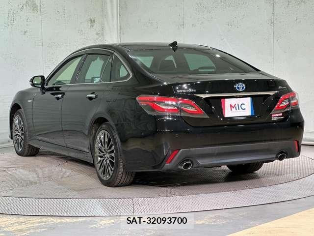 Toyota CROWN 2019-05 8795587-6