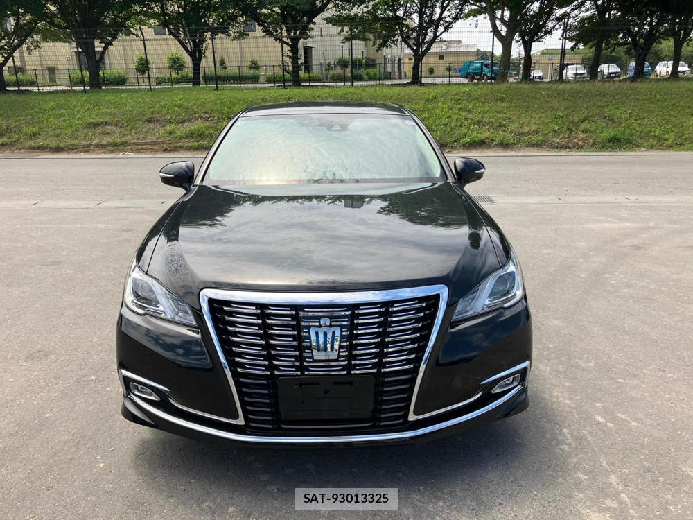 Toyota CROWN HYBRID 2018-05 1082482-7