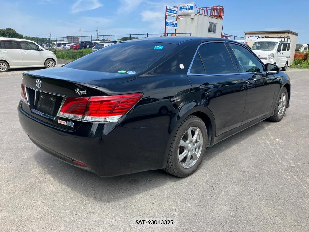 Toyota CROWN HYBRID 2018-05 1082482-2