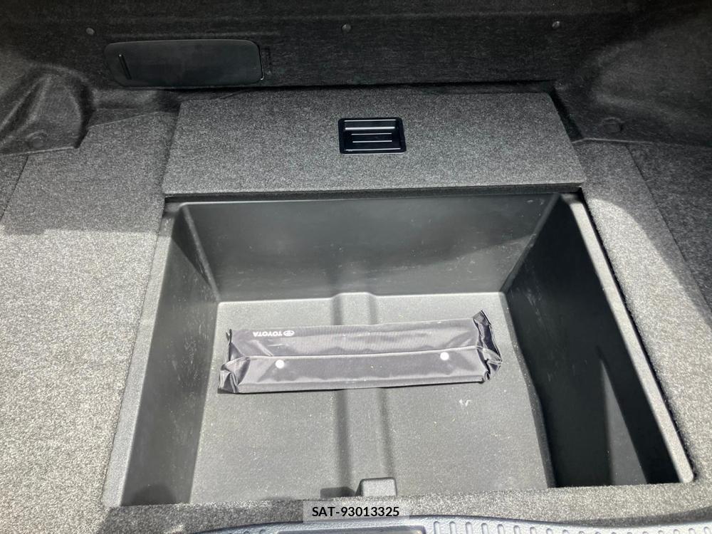 Toyota CROWN HYBRID 2018-05 1082482-30