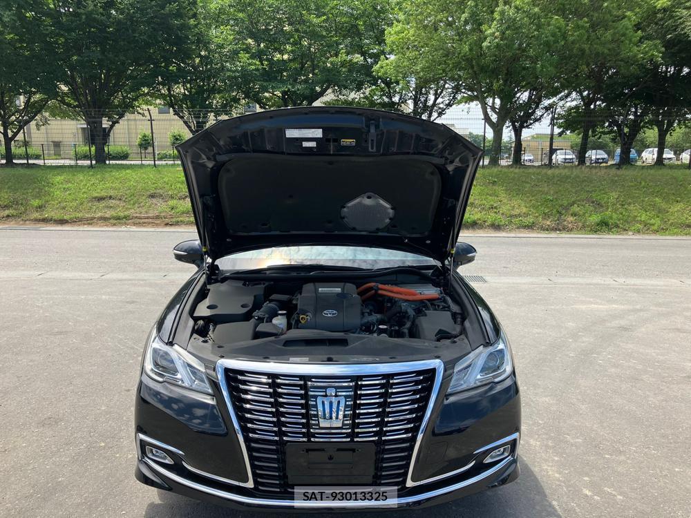 Toyota CROWN HYBRID 2018-05 1082482-33