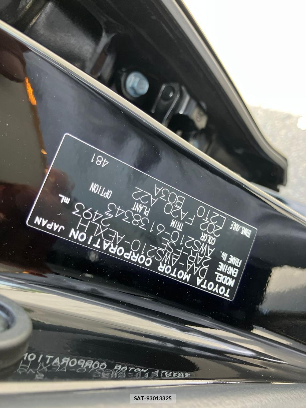 Toyota CROWN HYBRID 2018-05 1082482-35