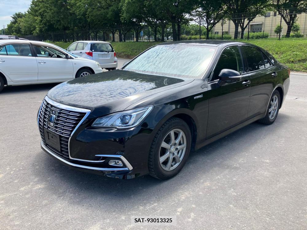 Toyota CROWN HYBRID 2018-05 1082482-6