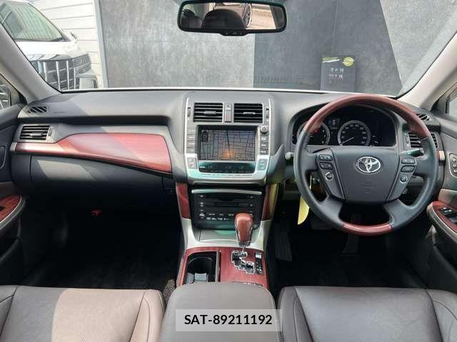 Toyota CROWN MAJESTA 2009-12 3356341-5