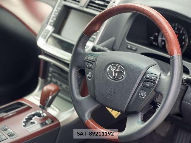 Toyota CROWN MAJESTA 2009-12 3356341-6