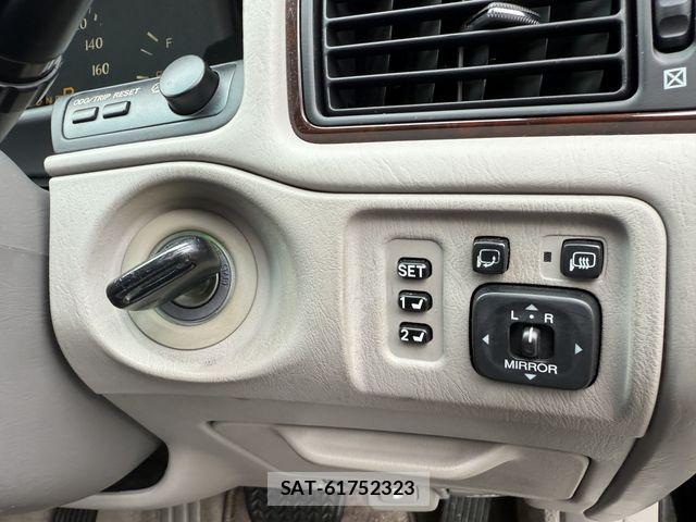 Toyota CROWN MAJESTA 2003-03 4108846-21