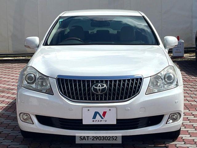 Toyota CROWN MAJESTA 2011-03 4935716-13