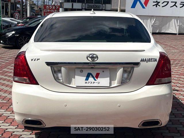Toyota CROWN MAJESTA 2011-03 4935716-14