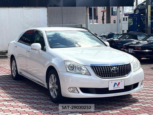 Toyota CROWN MAJESTA 2011-03 4935716-15