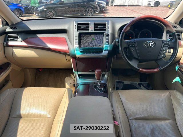 Toyota CROWN MAJESTA 2011-03 4935716-1