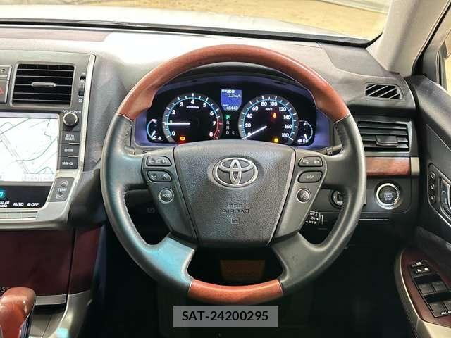 Toyota CROWN MAJESTA 2011-07 6010624-10