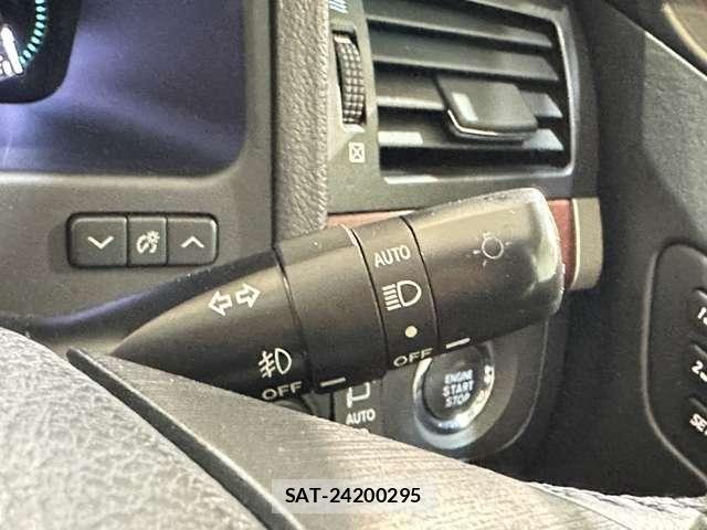 Toyota CROWN MAJESTA 2011-07 6010624-12