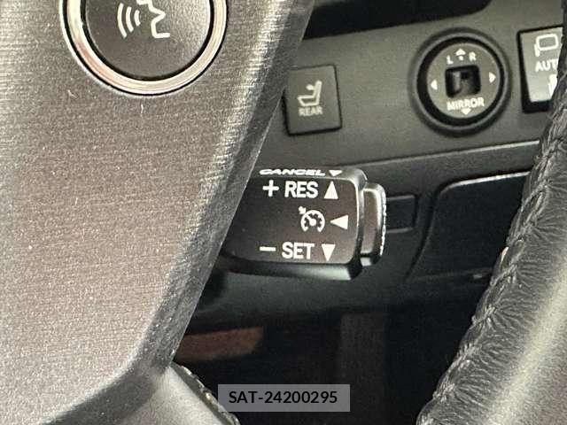 Toyota CROWN MAJESTA 2011-07 6010624-14