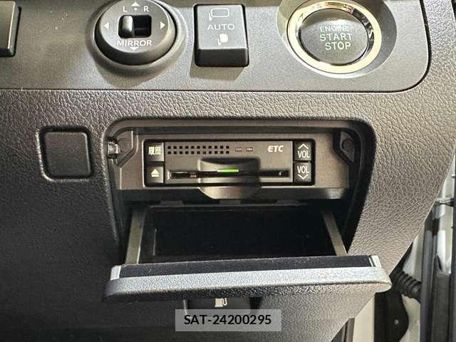 Toyota CROWN MAJESTA 2011-07 6010624-16