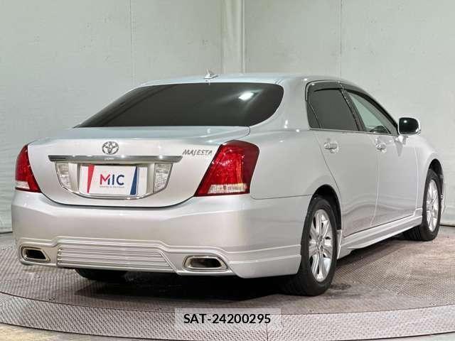 Toyota CROWN MAJESTA 2011-07 6010624-5