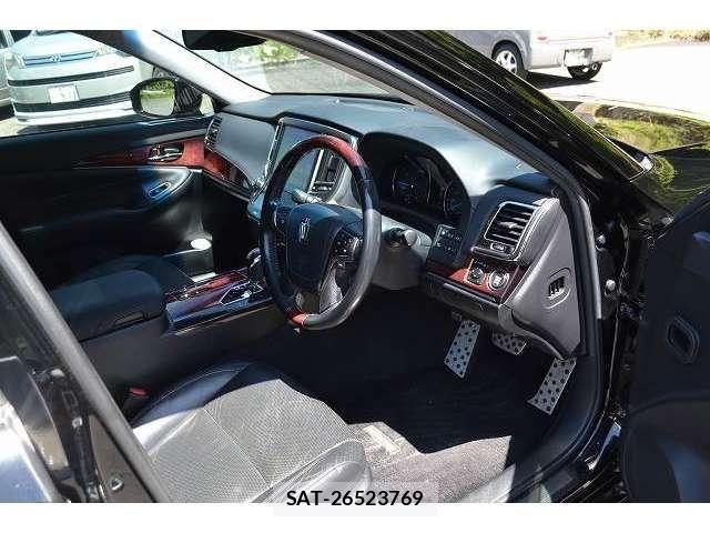 Toyota CROWN MAJESTA 2013-12 6903612-16